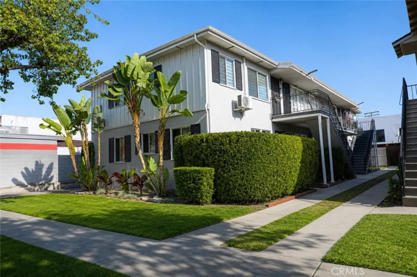 308 E Maple #8 photo 2