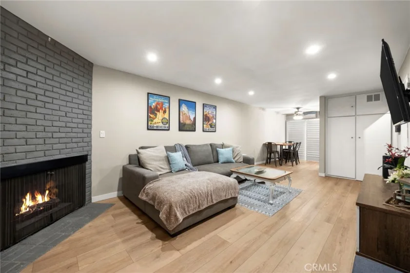 2452 Chelsea Place #M photo 1