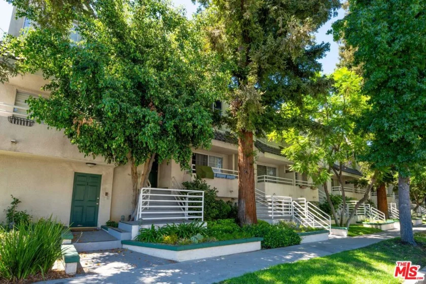 5145 Yarmouth Avenue #29 photo 13