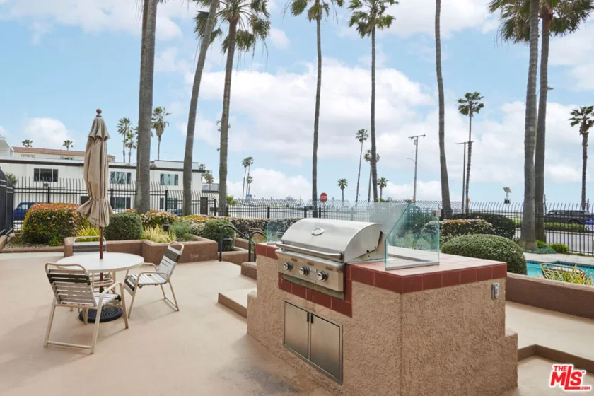 1200 Pacific Coast Highway #305 photo 30