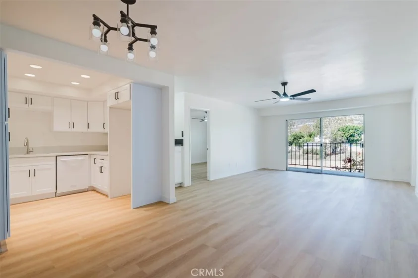 620 N Kenwood Street #208 photo 3