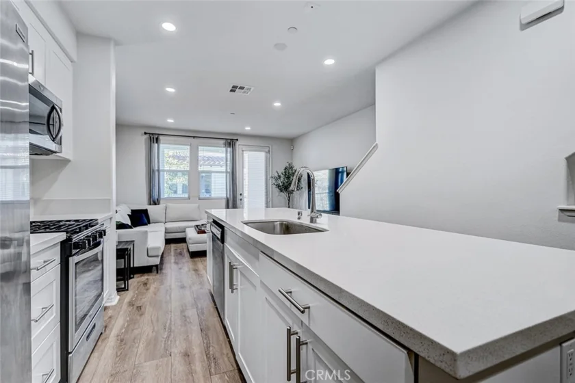 629 S Kinney photo 7