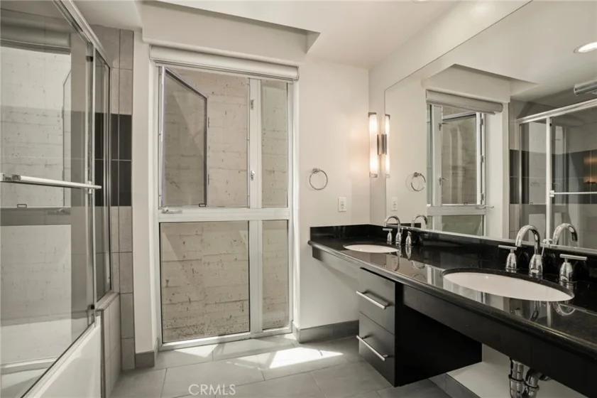 540 S Kenmore Avenue #203 photo 25