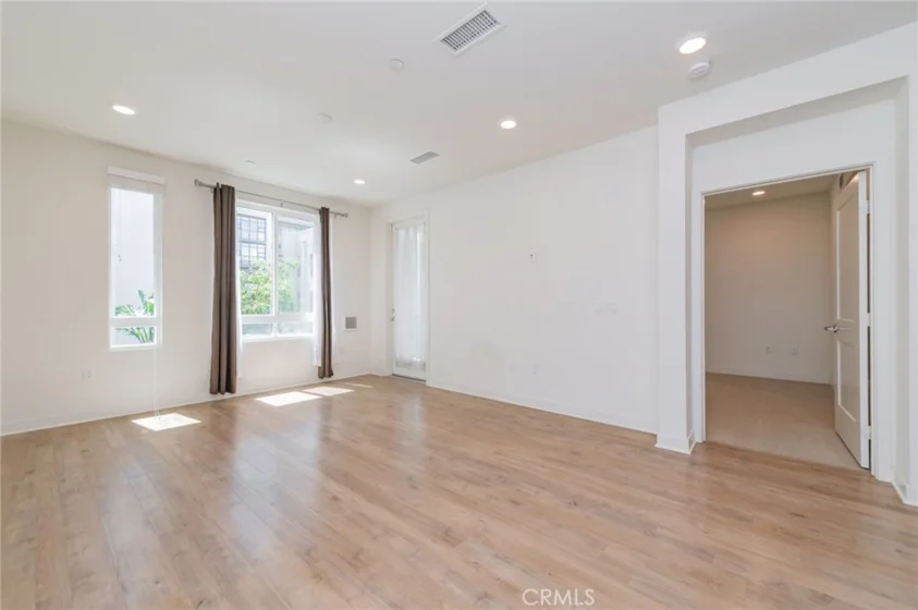 2414 Nolita photo 11