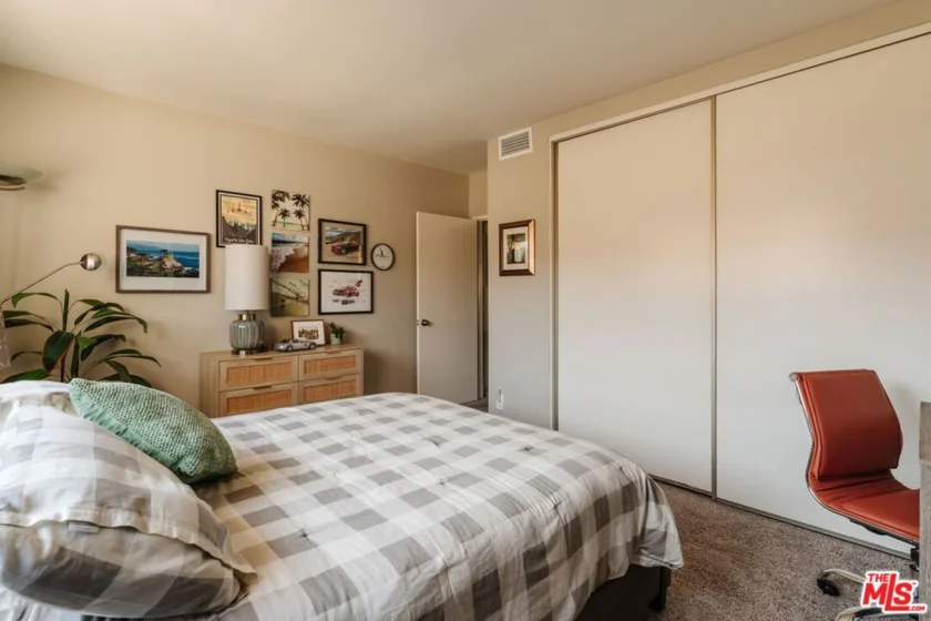 15023 Sherman Way #E photo 26