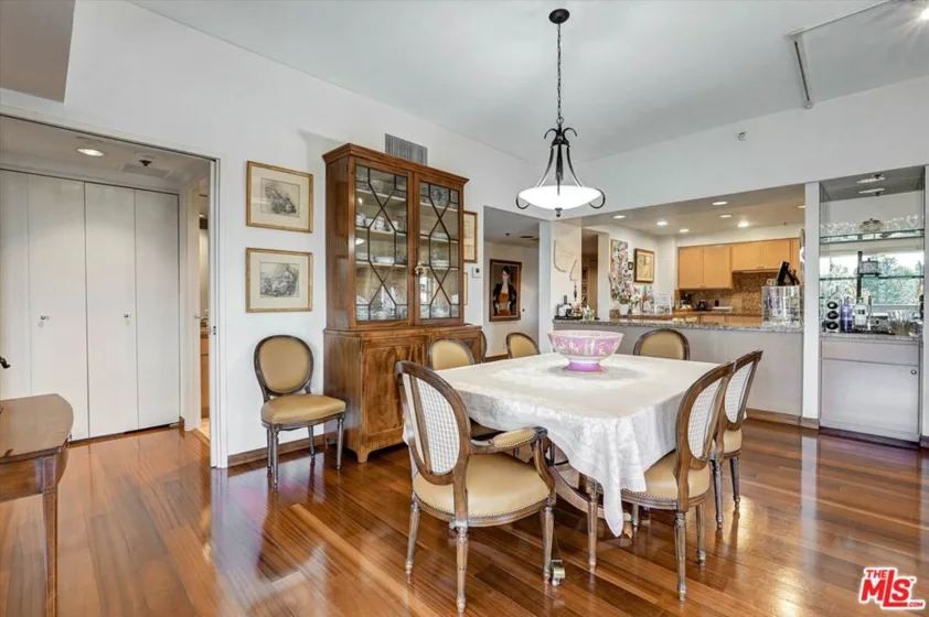 10445 Wilshire Boulevard #504 photo 10