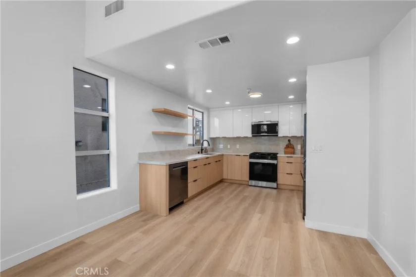 13440 Moorpark Street #101 photo 10