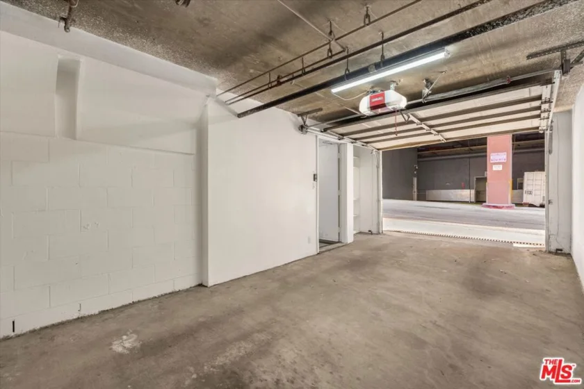 1160 Granville Avenue #108 photo 39