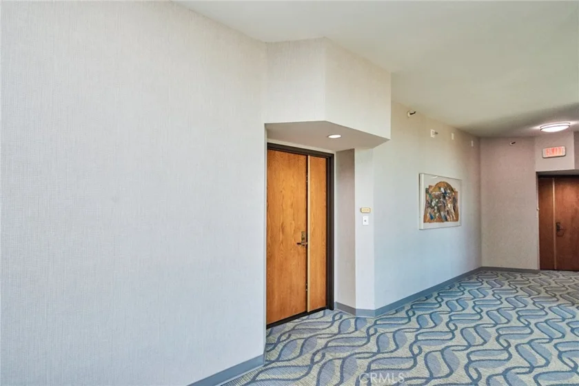 1310 E Ocean #1005 photo 3