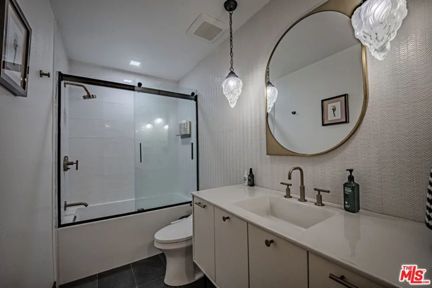 15511 Sherman Way #40 photo 16