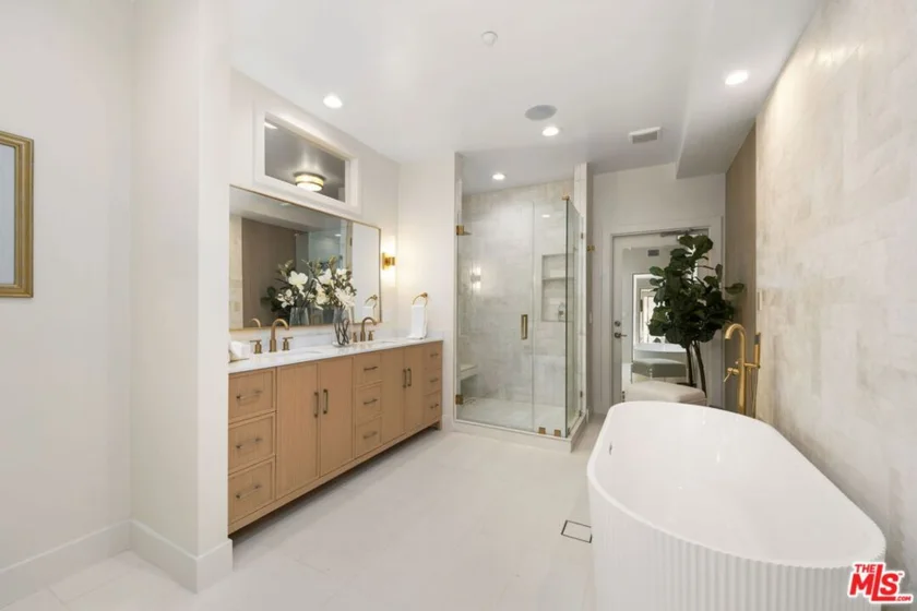 11923 Gorham Avenue #102 photo 27
