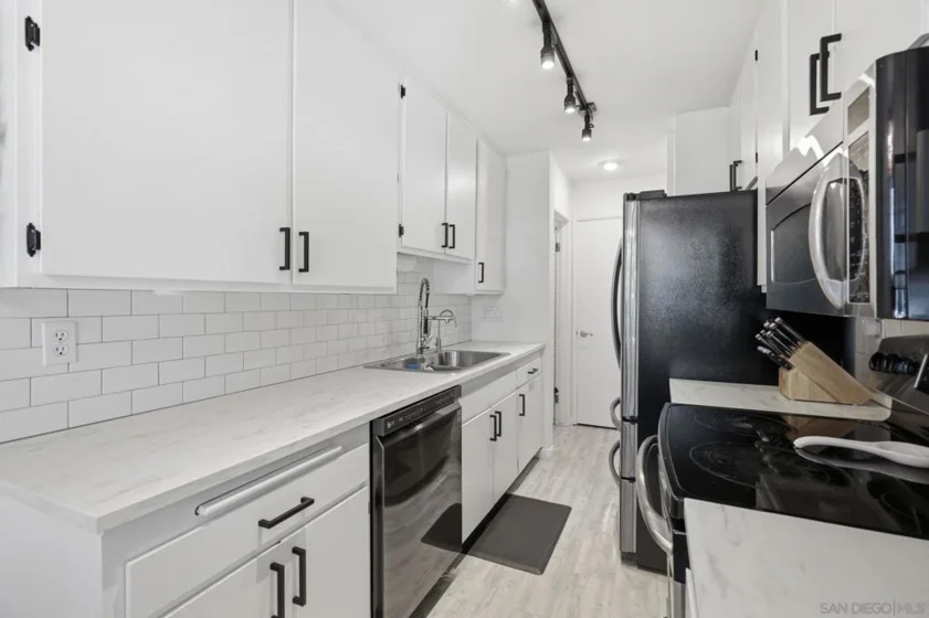 4600 Lamont #212 photo 18