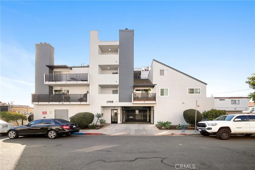 1900 E Beverly Way #116 photo 1