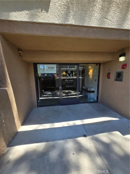 5520 Owensmouth Avenue #313 photo 32