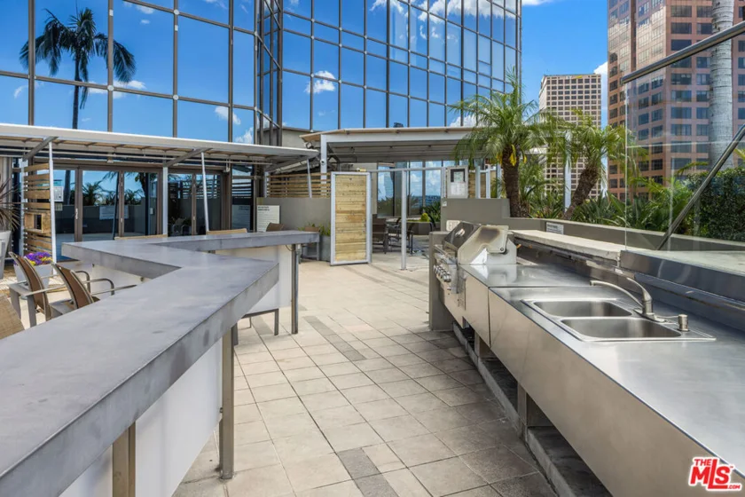 1100 Wilshire Boulevard #2411 photo 21