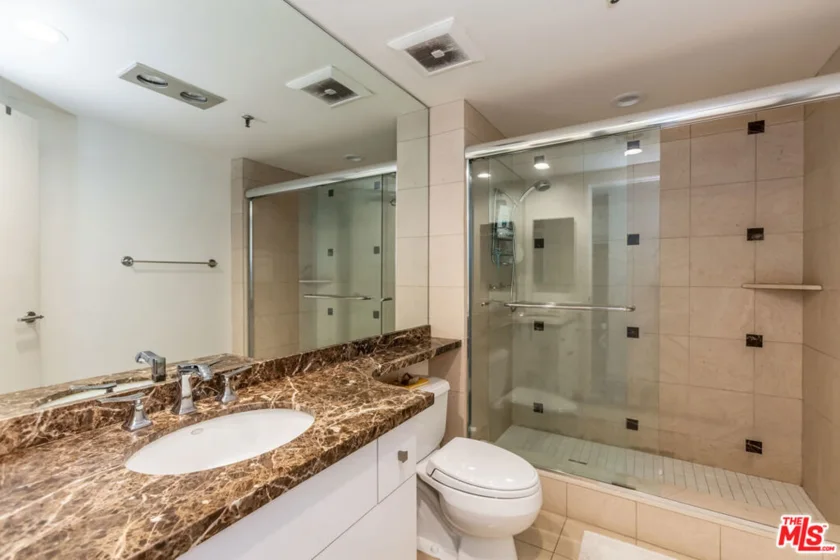 10445 Wilshire Boulevard #1806 photo 28