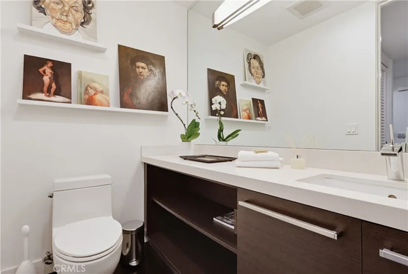 855 N Croft Avenue #302 photo 33