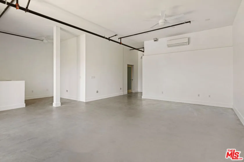 825 E 4th Street #503 photo 3