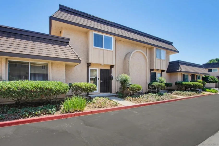 2121 E Grand Avenue #C12 photo 2