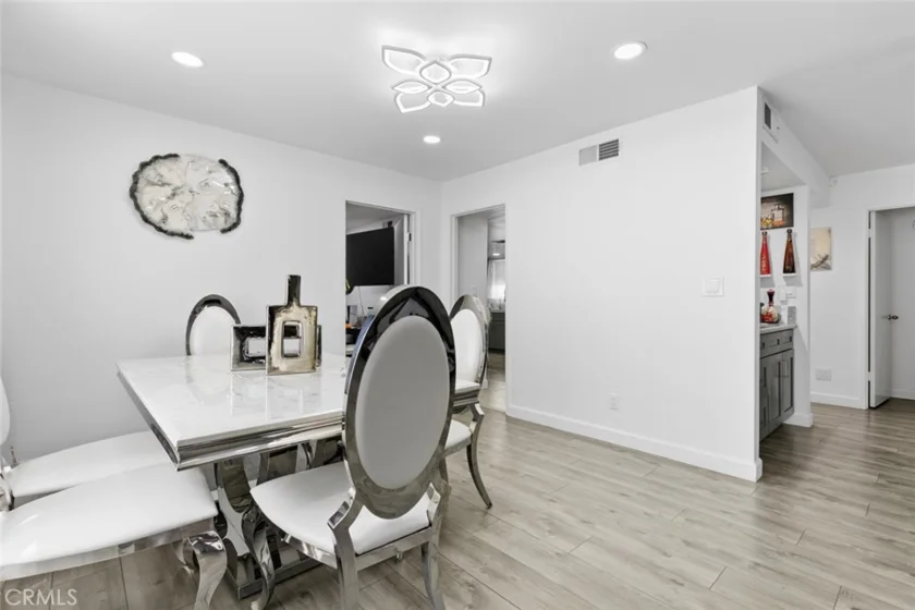 8801 Cedros Avenue #7 photo 17