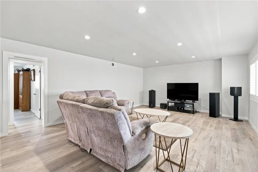5354 Lindley Avenue #209 photo 8