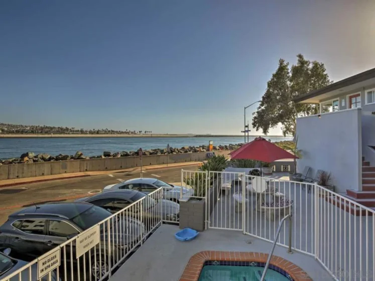 2613 Mission Blvd 4 photo 1