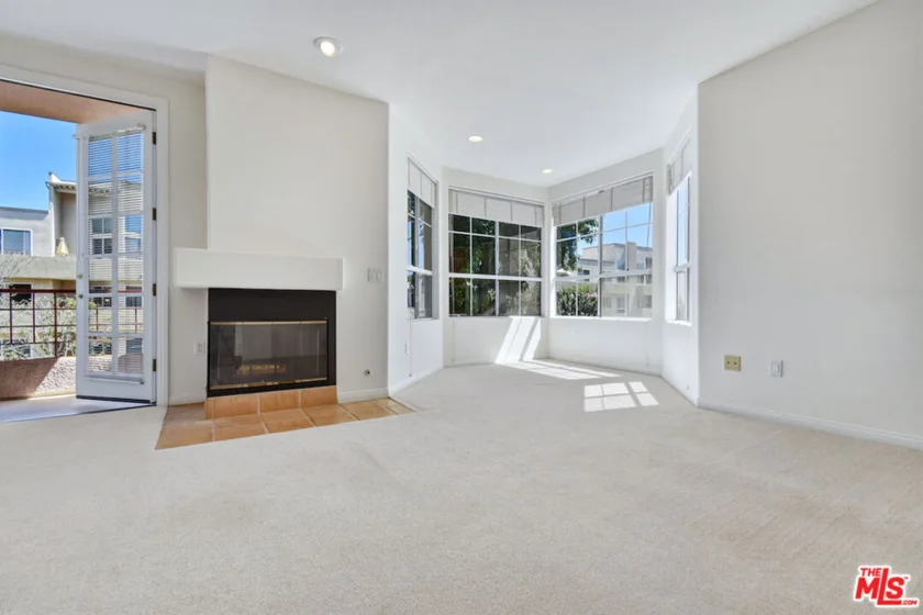 14570 Benefit Street #201 photo 35