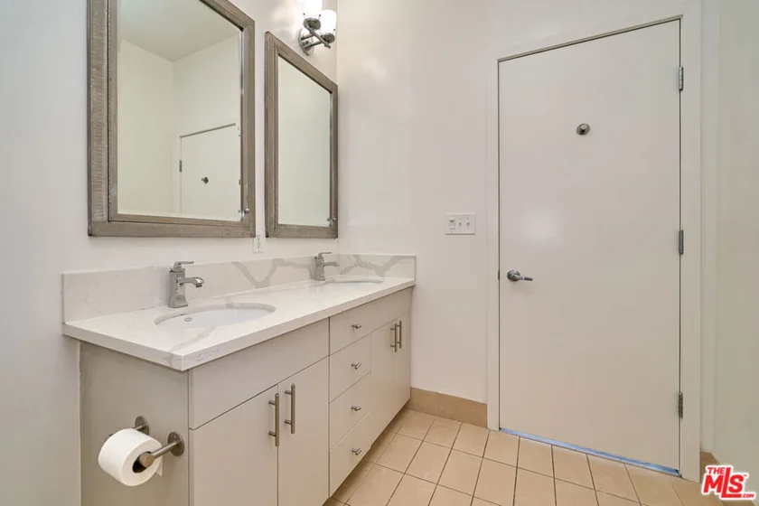 3810 Wilshire Boulevard #1001 photo 35