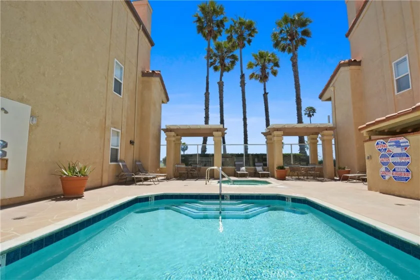 2000 Pacific Coast Hwy Apt 308 photo 9