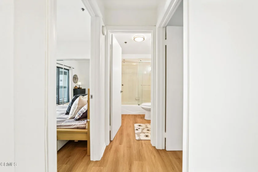 111 S Oak Knoll Avenue #107 photo 28