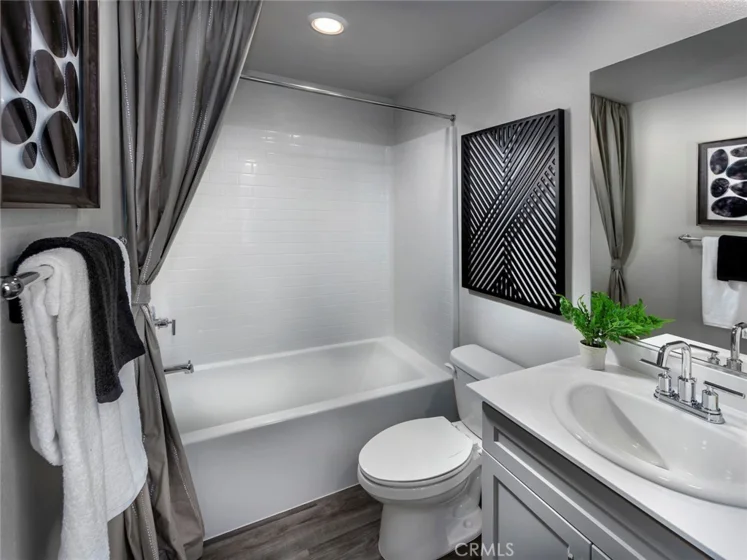 557 Toledo Way photo 9