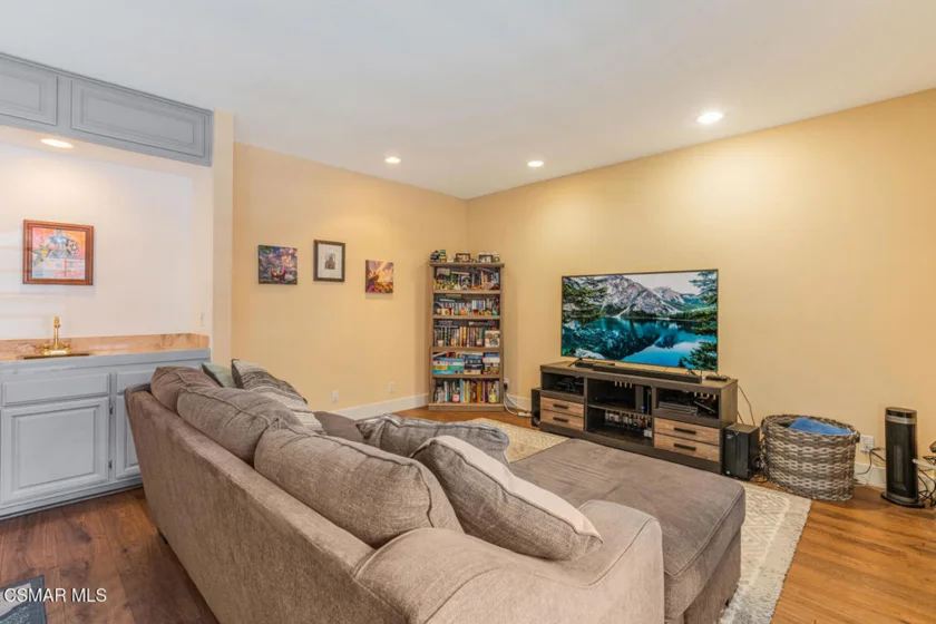 5200 White Oak Avenue #30 photo 14
