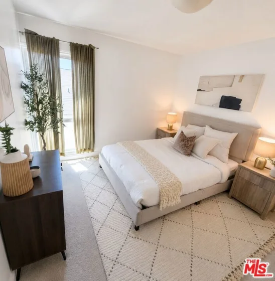 1328 Havenhurst Drive #202 photo 29
