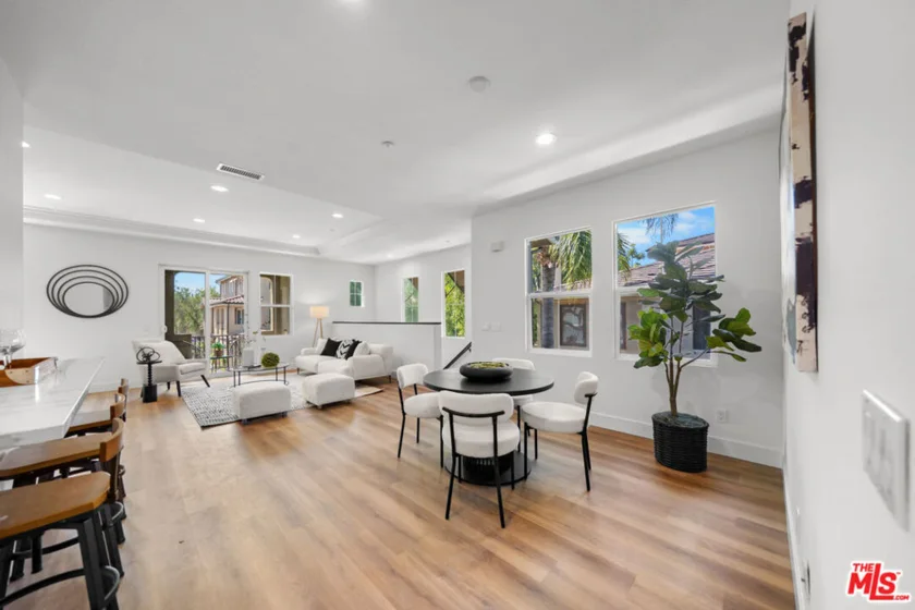 270 Lockford photo 6