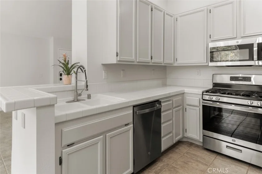 16 Chaumont Circle photo 12