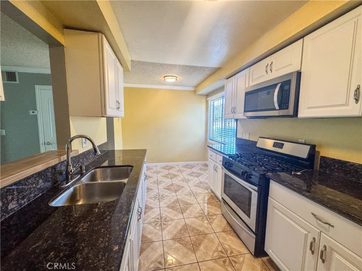 9019 Cedros Avenue #12 photo 3