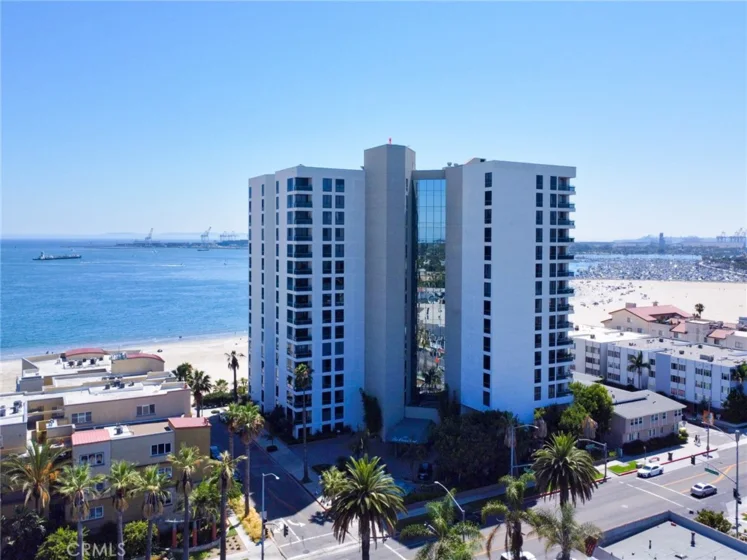 1310 E Ocean #1005 photo 2
