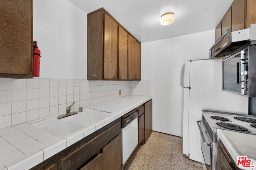 100 S Doheny Drive #719 photo 12