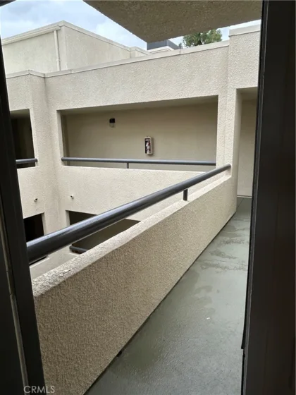 21520 Burbank #303 photo 15