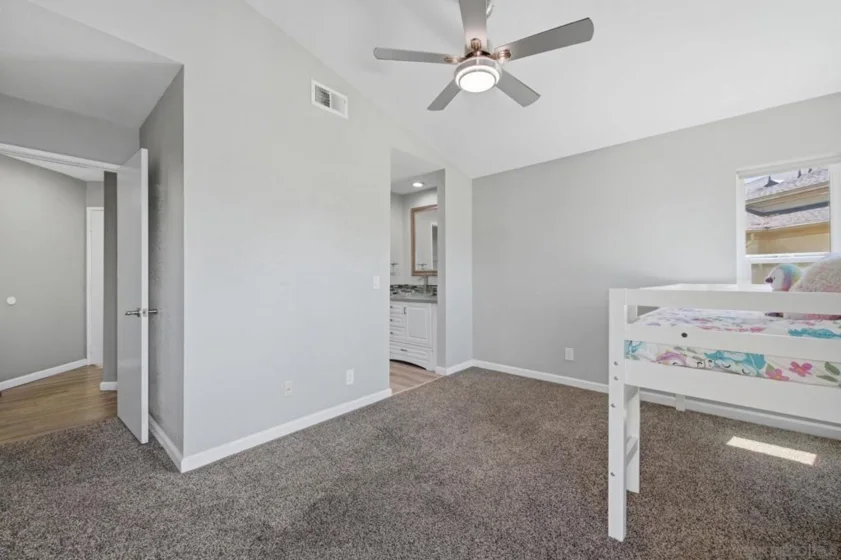 2055 Lakeridge #301 photo 26