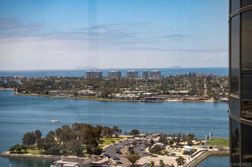 200 Harbor #3001 photo 10