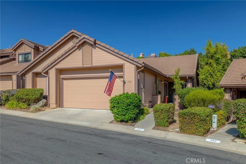332 Mahogany Glen photo 1