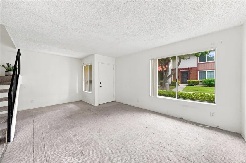 4978 Avila Way photo 4