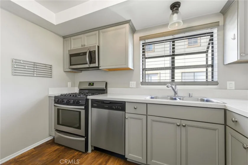 14715 Saticoy Street #14 photo 12