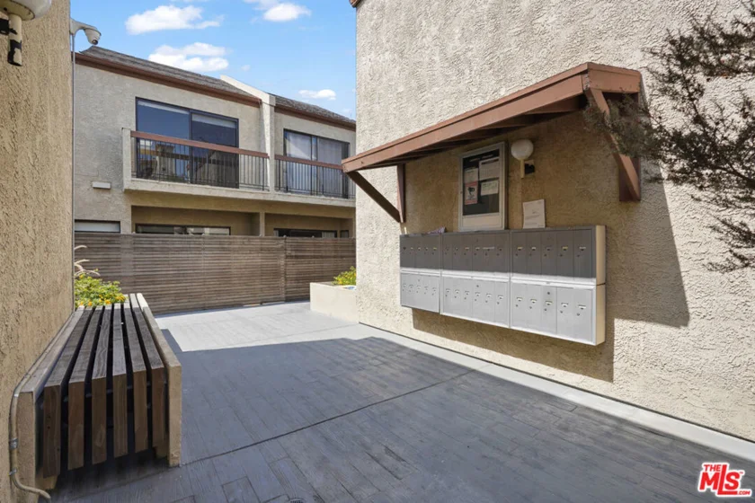 1655 Greenfield Avenue #3 photo 28