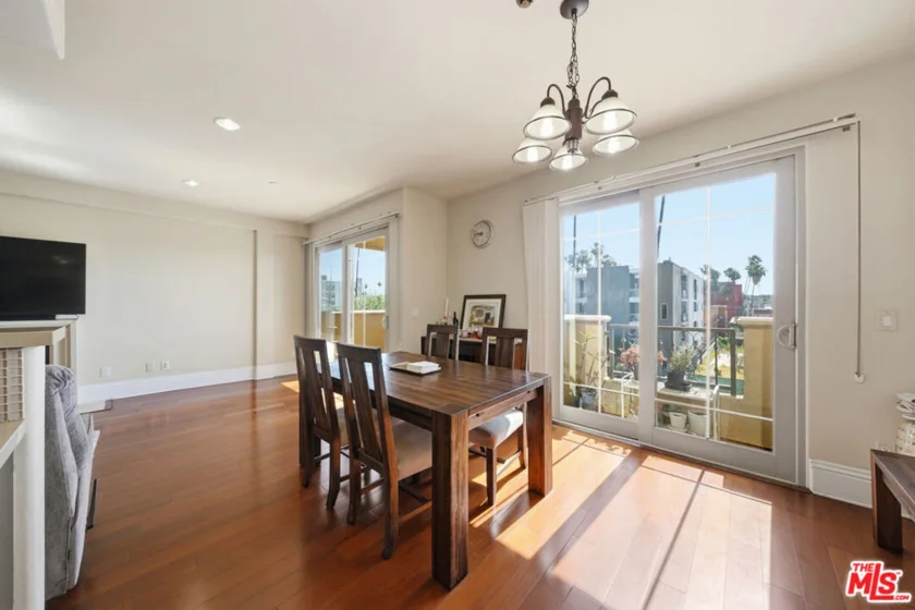 147 N Berendo Street #301 photo 12