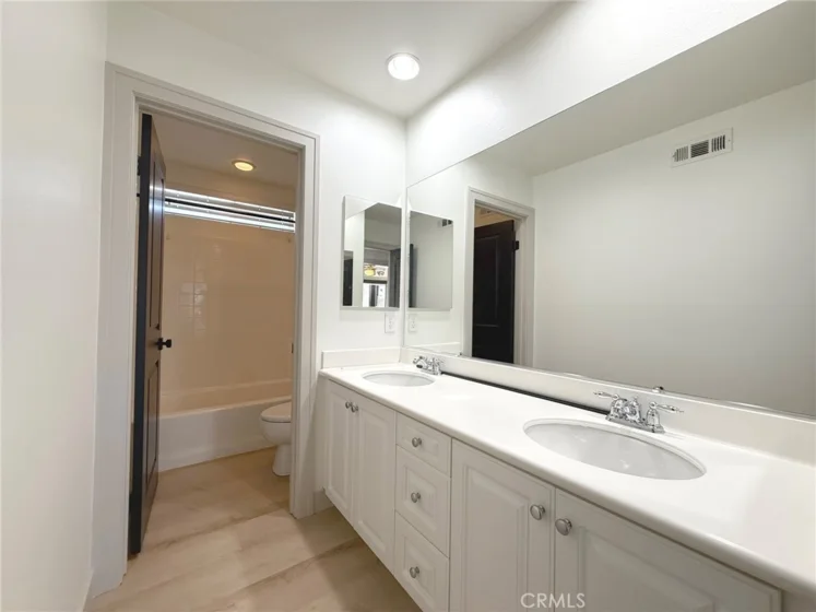 28910 Newport photo 31