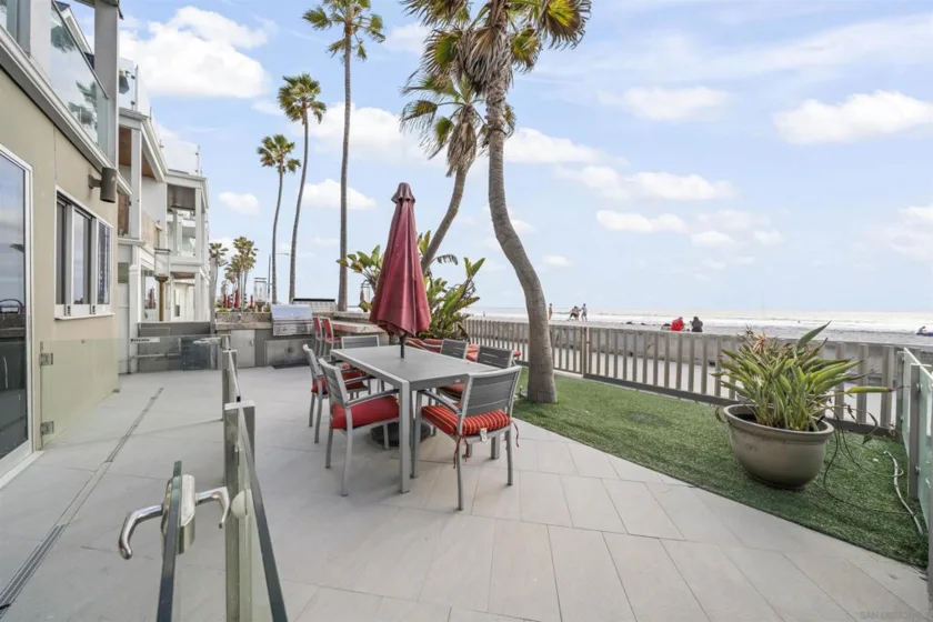 2999 Ocean Front Walk #2 photo 18