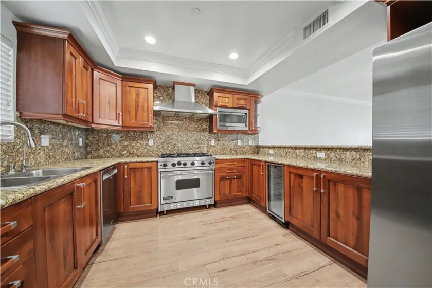 1878 Greenfield Avenue #204 photo 12
