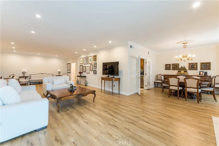 4443 Ventura Canyon Avenue #208 photo 1
